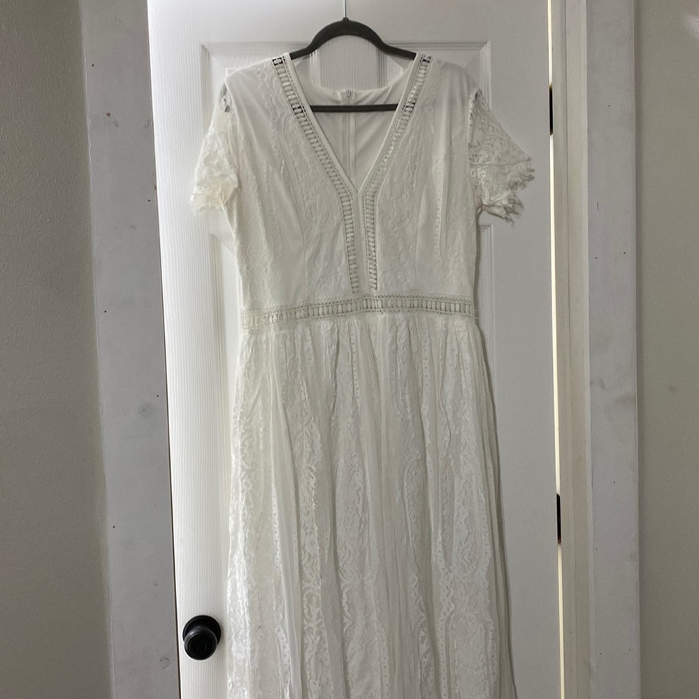 White short sleeve, floor length boho dress (Size XL)